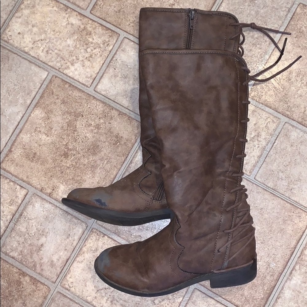 Children’s size 4 boots